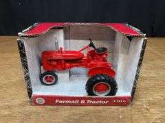 1/16 Farmall B NIB Ertl