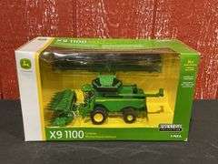 1/64 John Deere X9 1100 Combine Prestige NIB Ertl