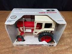 1/16 IH 1468 NIB Ertl