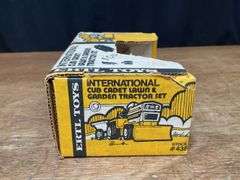 1/16 IH Cub Cadet 1650 L&G Set NIB Ertl