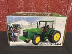 1/16 John Deere 8310 1999 Farm Show NIB Ertl
