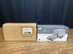 1/34 IH KB-8 Box Truck NIB 1st Gear