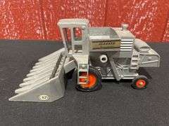 1/32 AC Gleaner Combine Ertl