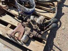 Hydraulic Levers, Hose Holders, and Draft Control Lever