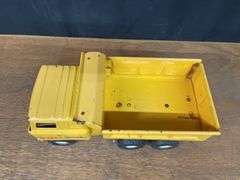 IH Semis + Trucks Lot Ertl