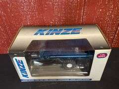 1/32 Kinze 1050 Grain Cart NIB SC