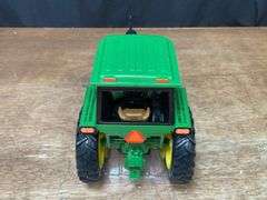 1/16 John Deere 4230 2004 Wisconsin NIB Ertl