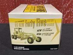 1/50 AC 45 Grader 2008 NTTC NIB 1st Gear