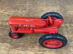 (2) 1/16 Farmall M Product Miniature