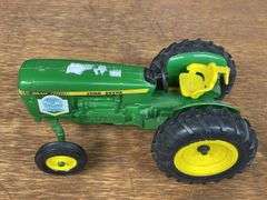 (2) 1/16 John Deere 2040 + 2640 Ertl