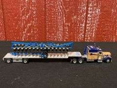 1/64 Kinze Semi w/Planter