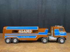 (2) IH Transtar Horse Trailer Semis Ertl