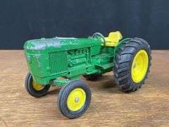 (2) 1/16 John Deere 820 + 2030 Ertl