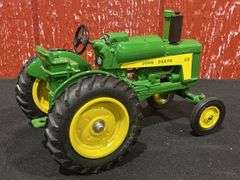 1/16 John Deere 630 LP 1988 NFTS NIB Ertl
