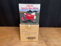 1/16 Farmall 450 Brass Tacks Demonstrator 2002 Lafayette NIB SC