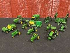 (13) 1/64 John Deere