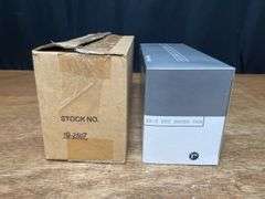 1/34 IH KB-8 Box Truck NIB 1st Gear