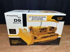 1/25 Caterpillar D9D Crawler NIB 1st Gear