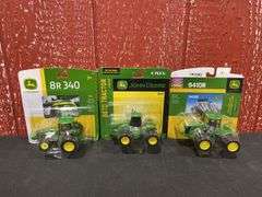 (3) 1/64 John Deere Tractors NIB Ertl
