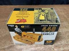 1/16 John Deere 440 Crawler 2005 NTTC NIB Ertl