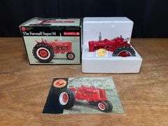 1/16 Farmall Super M Precision NIB Ertl