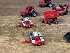 (17) 1/64 IH + Case-IH