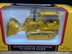 1/50 IH 175 Crawler Loader NIB 1st Gear