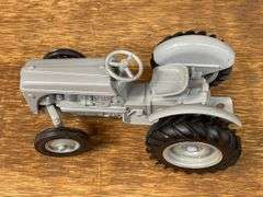 (2) 1/16 Ford 8N + 9N Ertl