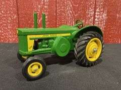 1/16 John Deere 820 Trumm