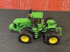 (3) 1/32 John Deere Tractors Ertl