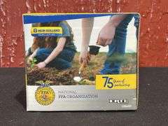 1/64 New Holland Genesis T8.435 FFA NIB Ertl