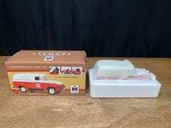 1/25 IH Panel Van NIB 1st Gear