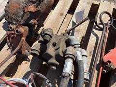 Hydraulic Levers, Hose Holders, and Draft Control Lever