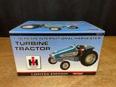1/16 IH HT-340 Turbine Tractor NIB SC