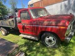 Ford F-350 Custom With Flat Bed