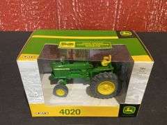 1/32 John Deere 4020 Tractor & Engine Museum NIB Ertl