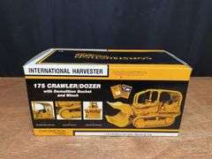1/25 IH 175 Crawler Dozer NIB 1st Gear