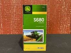 1/64 John Deere S680 Combine NIB Ertl