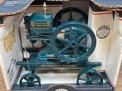 1/6 McCormick-Deering Model M Engine NIB Ertl
