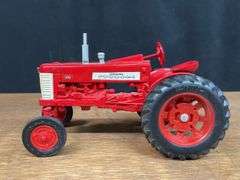 (2) 1/16 Farmall 350 + IH I-D9 Ertl