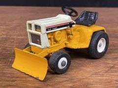 (2) 1/16 Cub Cadet L&G Ertl
