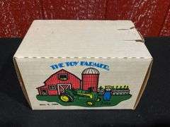 1/16 John Deere 630 LP 1988 NFTS NIB Ertl