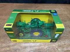1/16 John Deere LA w/Cultivator NIB SC