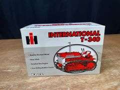 1/16 IH T-340 Crawler NIB Ertl