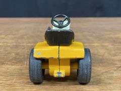 (2) 1/16 Cub Cadet L&G Ertl