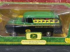 1/25 John Deere 1957 Chevy Truck Bank NIB Ertl