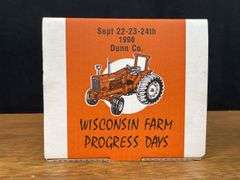 1/16 AC 220 1998 Wisconsin NIB Ertl