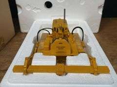 1/16 Caterpillar D2 w/Ripper NIB SC