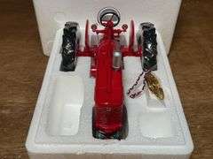 1/16 Farmall Super M Precision NIB Ertl