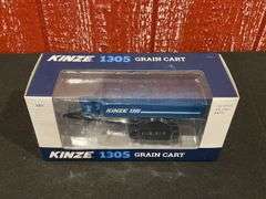 (2) 1/64 Kinze 640 Big Blue + 1305 Grain Cart SC